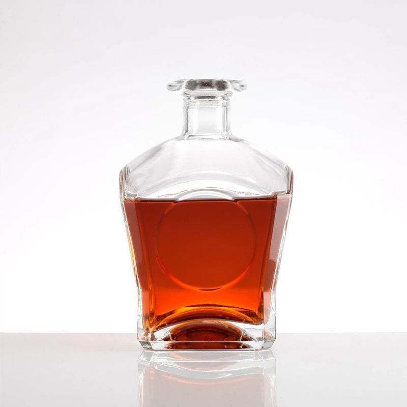 Beyaz cam viski şişelerinin tasarım trendi nedir?